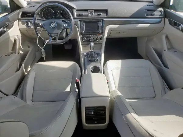 1VWBT7A33HC021515 2017 VOLKSWAGEN PASSAT - Image 8