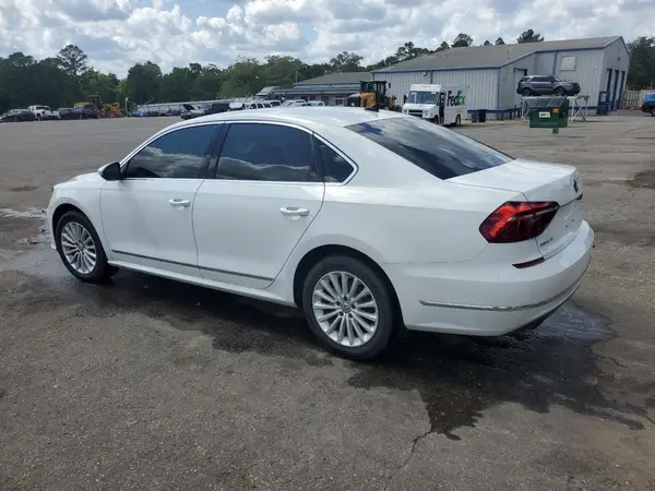1VWBT7A33HC023152 2017 VOLKSWAGEN PASSAT - Image 2