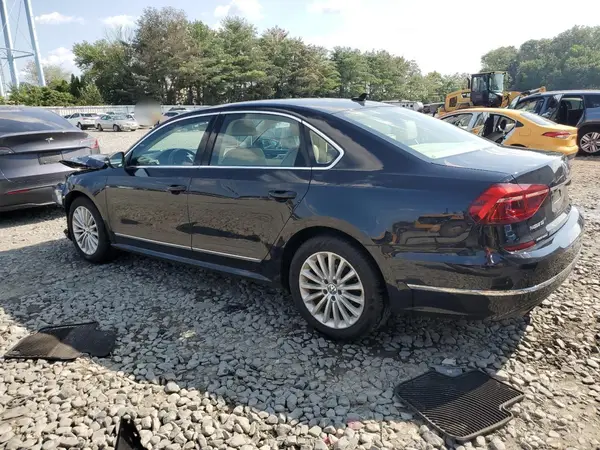 1VWBT7A33HC024740 2017 VOLKSWAGEN PASSAT - Image 2
