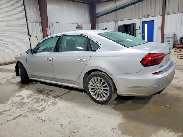 1VWBT7A33HC029792 2017 VOLKSWAGEN PASSAT - Image 2