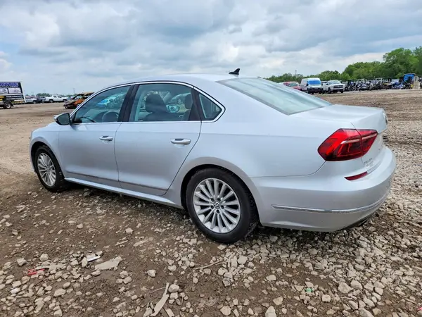 1VWBT7A33HC030487 2017 VOLKSWAGEN PASSAT - Image 2
