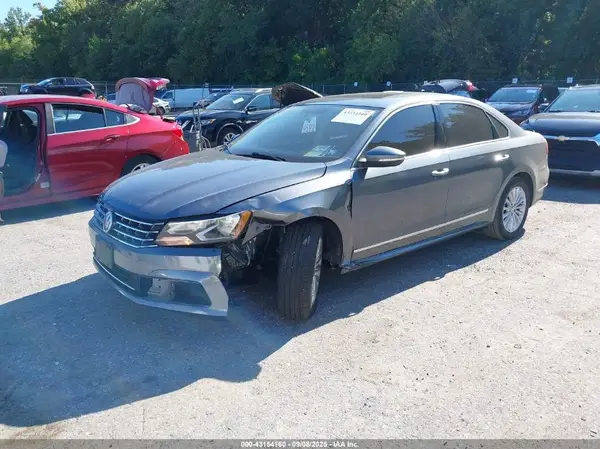 1VWBT7A33HC033874 2017 VOLKSWAGEN PASSAT - Image 2