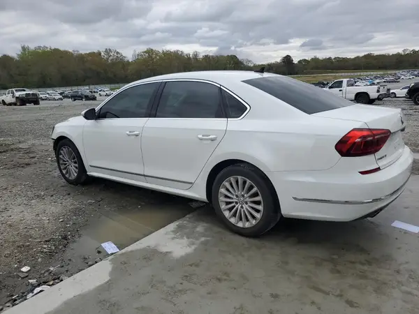 1VWBT7A33HC034328 2017 VOLKSWAGEN PASSAT - Image 2