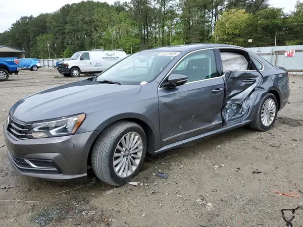 1VWBT7A33HC034474 2017 VOLKSWAGEN PASSAT - Image 1