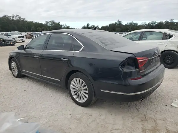 1VWBT7A33HC038914 2017 VOLKSWAGEN PASSAT - Image 2