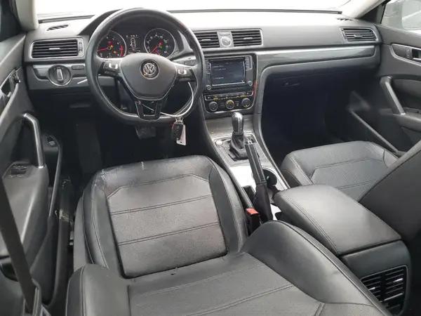 1VWBT7A33HC038914 2017 VOLKSWAGEN PASSAT - Image 8