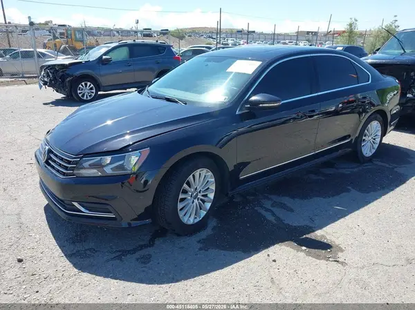 1VWBT7A33HC040937 2017 VOLKSWAGEN PASSAT - Image 2