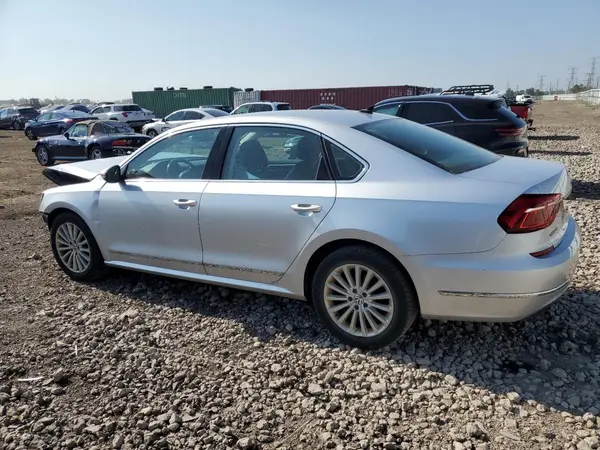 1VWBT7A33HC041697 2017 VOLKSWAGEN PASSAT - Image 2
