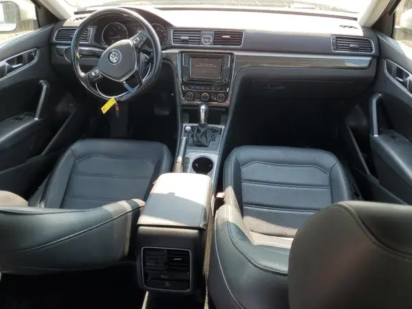 1VWBT7A33HC041697 2017 VOLKSWAGEN PASSAT - Image 8