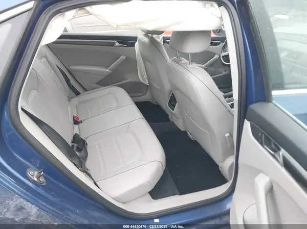 1VWBT7A33HC048844 2017 VOLKSWAGEN PASSAT - Image 8
