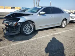 1VWBT7A33HC048956 2017 VOLKSWAGEN PASSAT