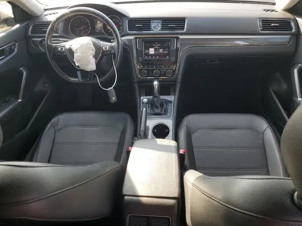 1VWBT7A33HC048956 2017 VOLKSWAGEN PASSAT - Image 8