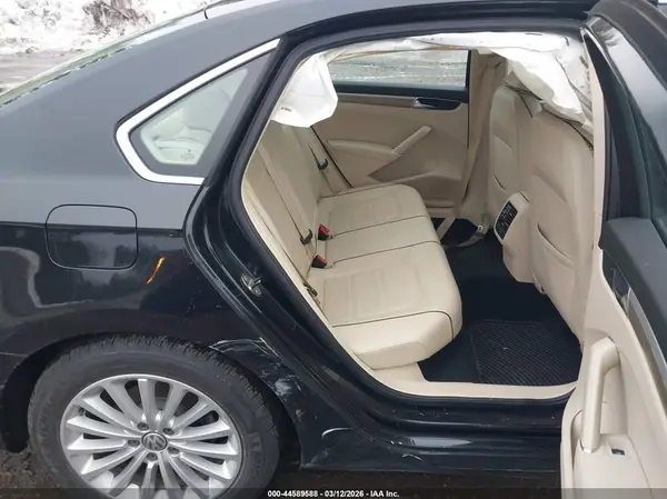 1VWBT7A33HC050917 2017 VOLKSWAGEN PASSAT - Image 8