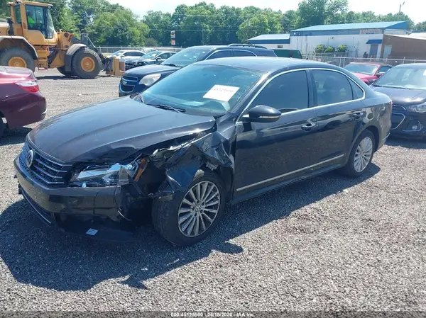 1VWBT7A33HC051968 2017 VOLKSWAGEN PASSAT - Image 2
