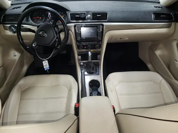 1VWBT7A33HC052652 2017 VOLKSWAGEN PASSAT - Image 8