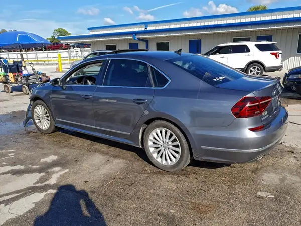 1VWBT7A33HC054577 2017 VOLKSWAGEN PASSAT - Image 2