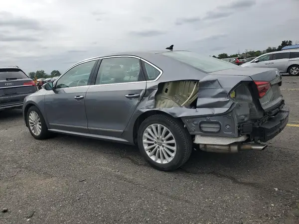 1VWBT7A33HC054739 2017 VOLKSWAGEN PASSAT - Image 2