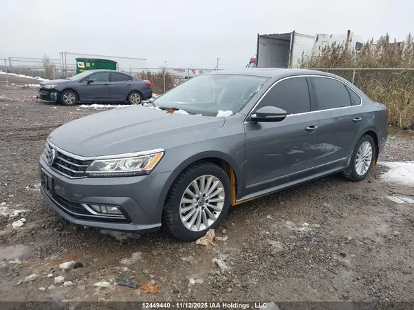 1VWBT7A33HC059701 2017 VOLKSWAGEN PASSAT - Image 2
