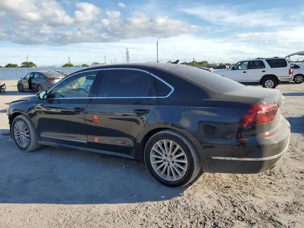 1VWBT7A33HC060055 2017 VOLKSWAGEN PASSAT - Image 2