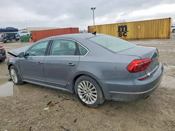 1VWBT7A33HC065272 2017 VOLKSWAGEN PASSAT - Image 2