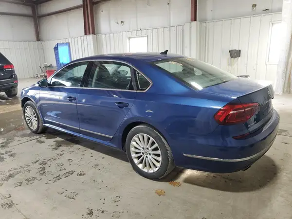 1VWBT7A33HC079415 2017 VOLKSWAGEN PASSAT - Image 2