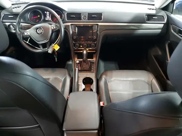 1VWBT7A33HC079415 2017 VOLKSWAGEN PASSAT - Image 8
