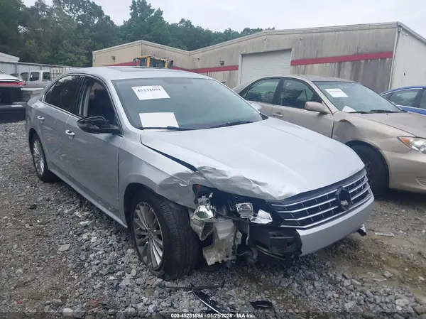 1VWBT7A33HC081620 2017 VOLKSWAGEN PASSAT - Image 1