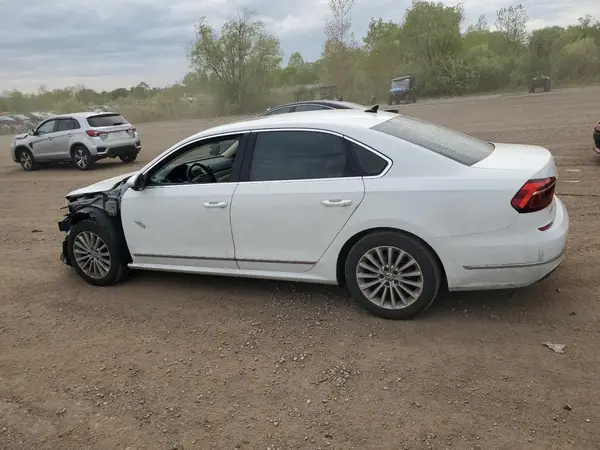 1VWBT7A33HC082699 2017 VOLKSWAGEN PASSAT - Image 2