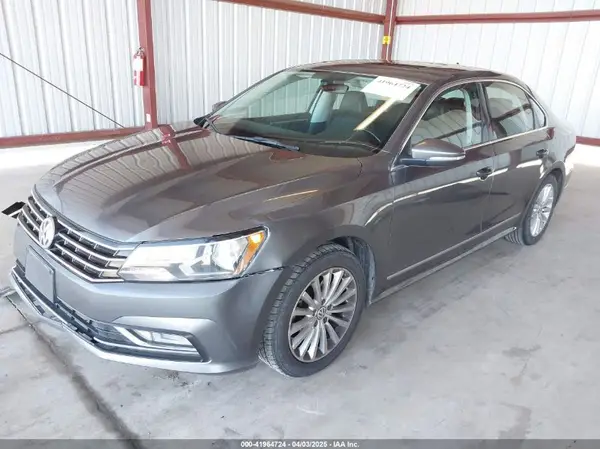 1VWBT7A34GC002289 2016 VOLKSWAGEN PASSAT - Image 2