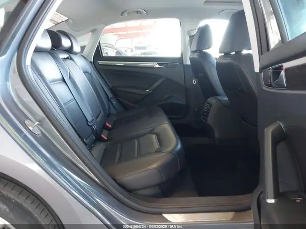 1VWBT7A34GC002289 2016 VOLKSWAGEN PASSAT - Image 8