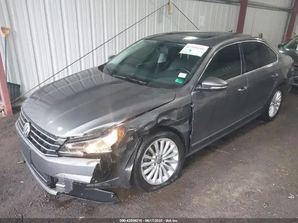 1VWBT7A34GC015866 2016 VOLKSWAGEN PASSAT - Image 2