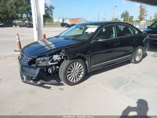 1VWBT7A34GC016998 2016 VOLKSWAGEN PASSAT - Image 2
