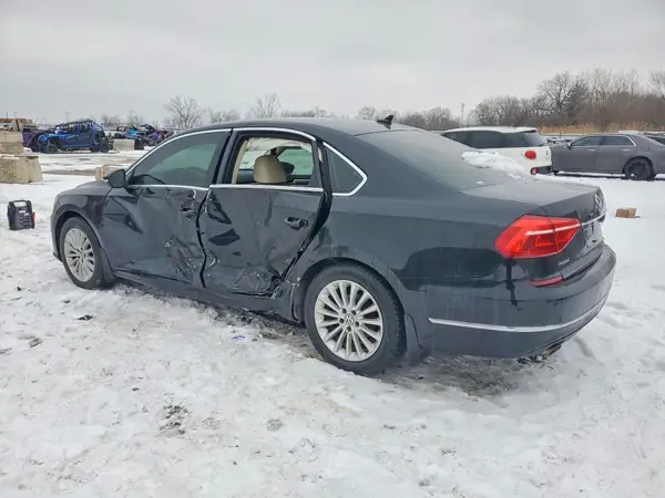 1VWBT7A34GC017665 2016 VOLKSWAGEN PASSAT - Image 2