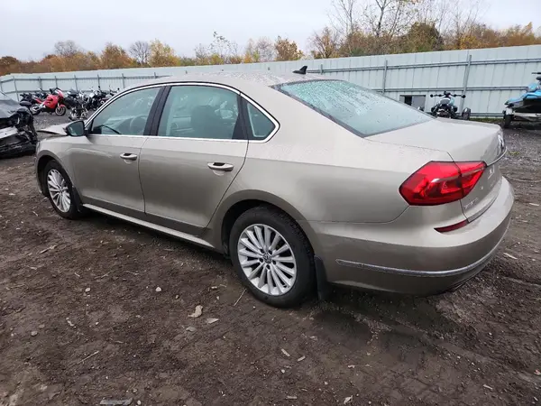 1VWBT7A34GC017813 2016 VOLKSWAGEN PASSAT - Image 2