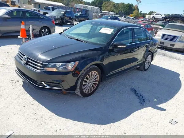 1VWBT7A34GC026009 2016 VOLKSWAGEN PASSAT - Image 2