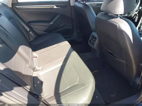 1VWBT7A34GC026009 2016 VOLKSWAGEN PASSAT - Image 8