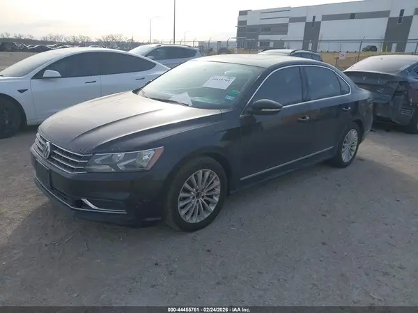 1VWBT7A34GC026088 2016 VOLKSWAGEN PASSAT - Image 2