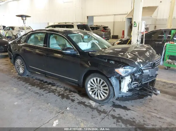 1VWBT7A34GC028973 2016 VOLKSWAGEN PASSAT - Image 1