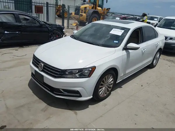 1VWBT7A34GC030075 2016 VOLKSWAGEN PASSAT - Image 2