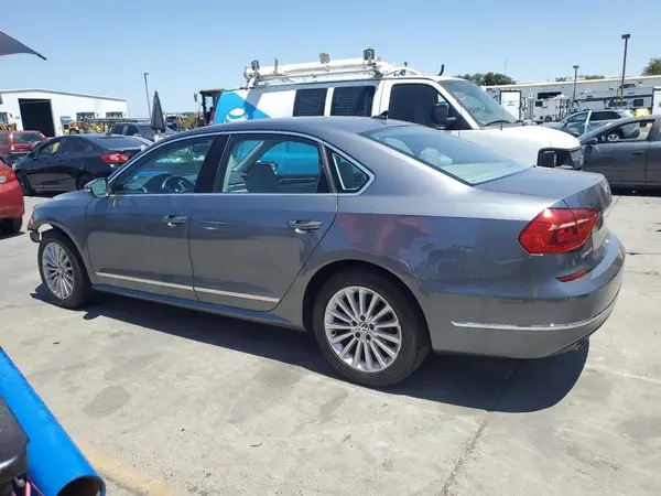 1VWBT7A34GC030545 2016 VOLKSWAGEN PASSAT - Image 2
