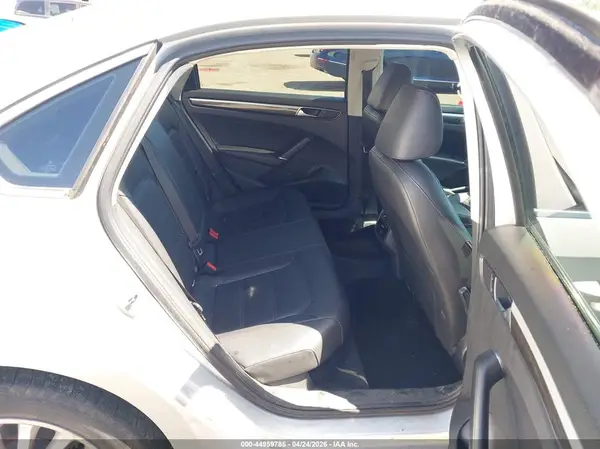 1VWBT7A34GC032652 2016 VOLKSWAGEN PASSAT - Image 8