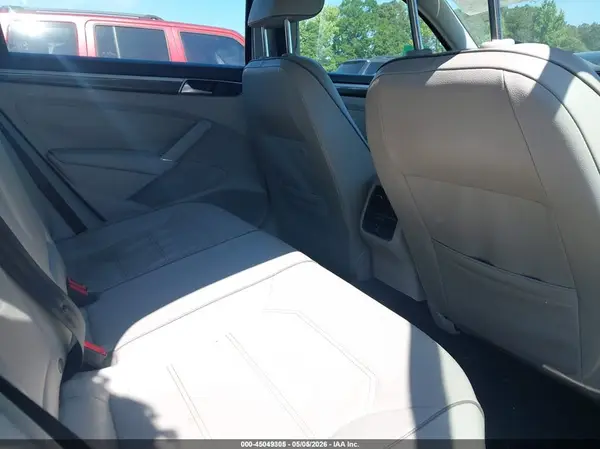 1VWBT7A34GC033820 2016 VOLKSWAGEN PASSAT - Image 8