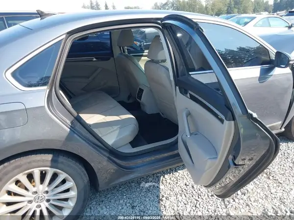 1VWBT7A34GC041433 2016 VOLKSWAGEN PASSAT - Image 8