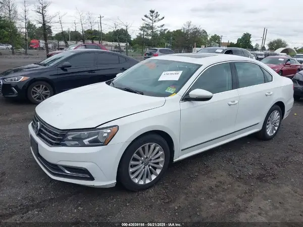 1VWBT7A34GC048527 2016 VOLKSWAGEN PASSAT - Image 2