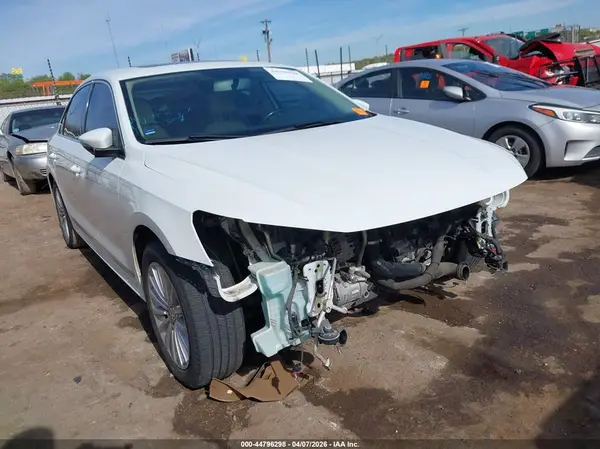 1VWBT7A34HC001144 2017 VOLKSWAGEN PASSAT - Image 1
