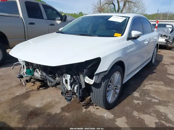 1VWBT7A34HC001144 2017 VOLKSWAGEN PASSAT - Image 2