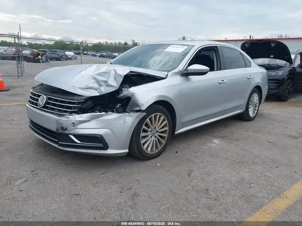 1VWBT7A34HC001578 2017 VOLKSWAGEN PASSAT - Image 2