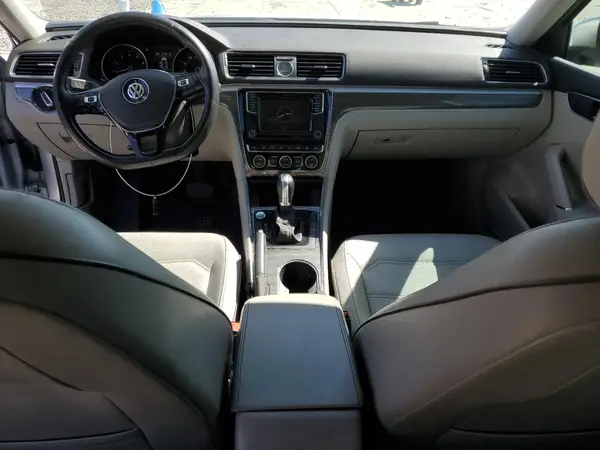 1VWBT7A34HC002357 2017 VOLKSWAGEN PASSAT - Image 8