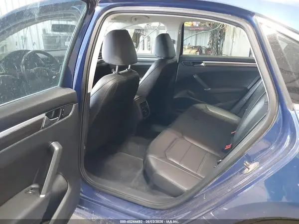 1VWBT7A34HC002696 2017 VOLKSWAGEN PASSAT - Image 8