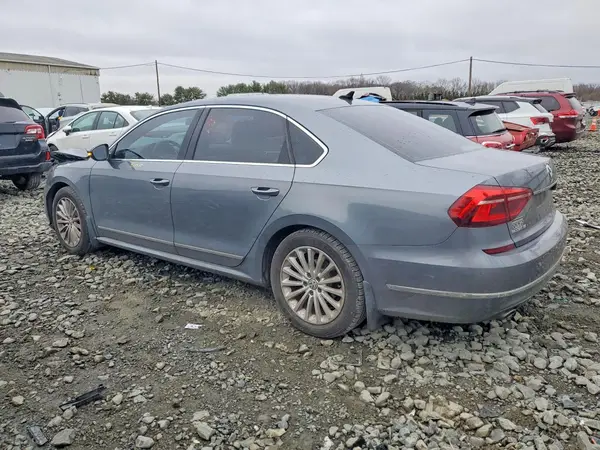 1VWBT7A34HC002732 2017 VOLKSWAGEN PASSAT - Image 2